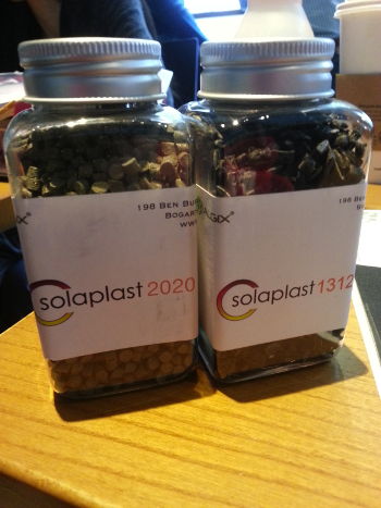 Solaplast_pellets-resized-600-1