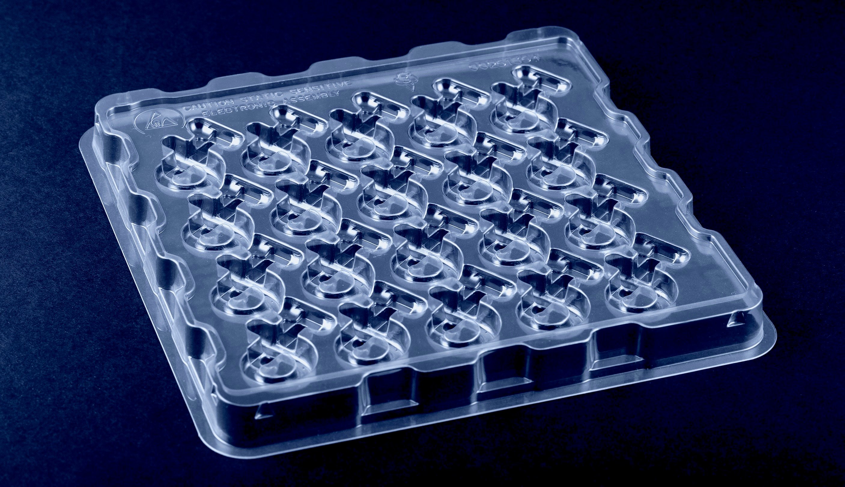 Automotive dunnage tray packaging