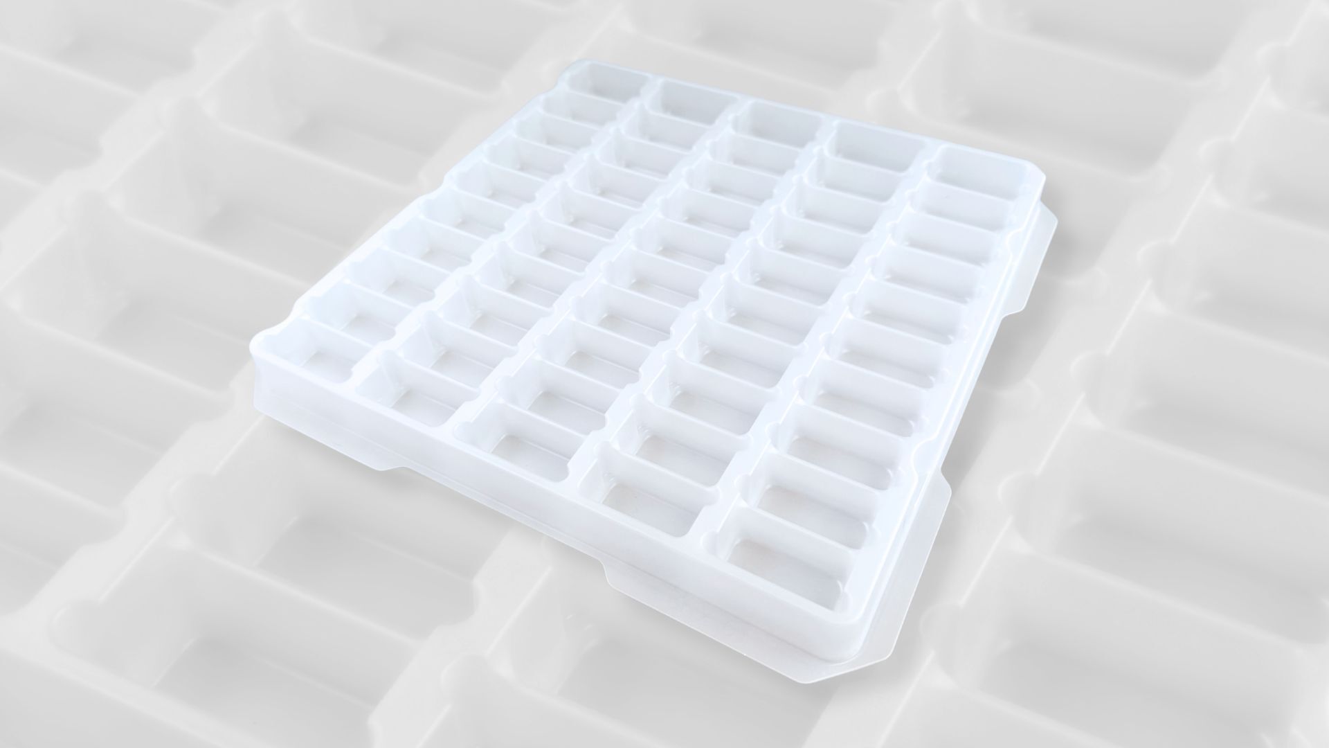 Medical handling tray