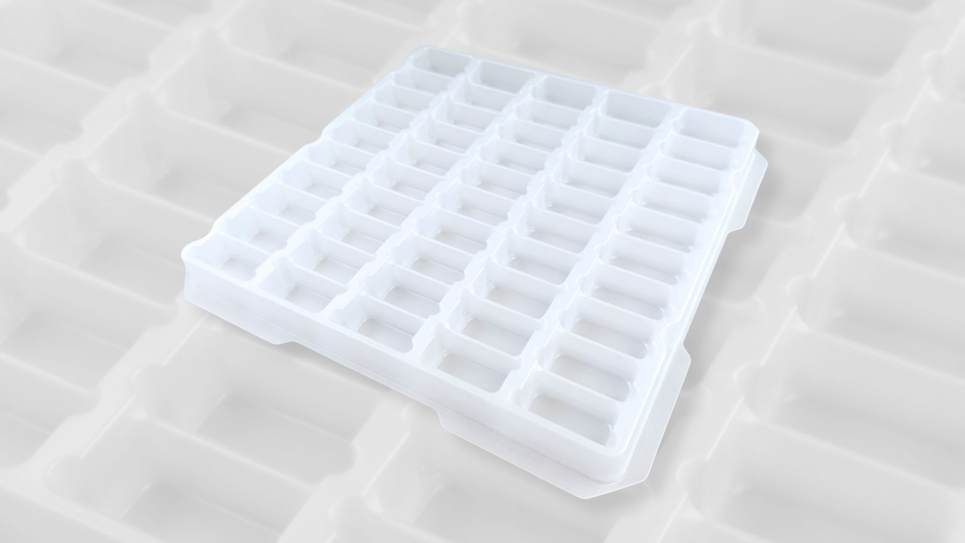 Medical handling trays