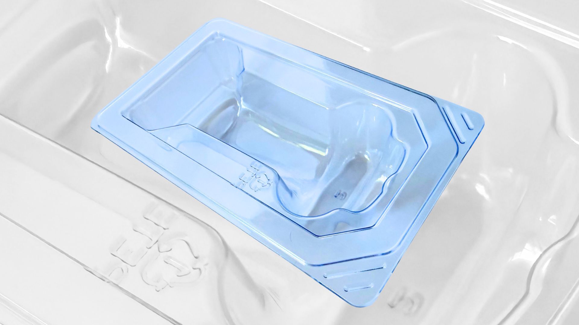 Medical device tray